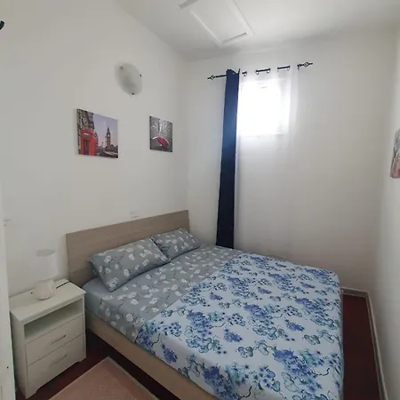 Sulla Via Del Mare Apartment